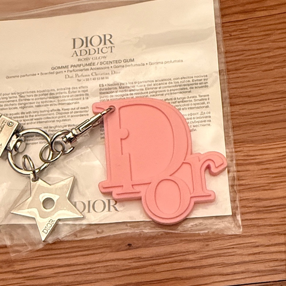 Dior Addict Pink Logo Keychain - Picture 3 of 3
